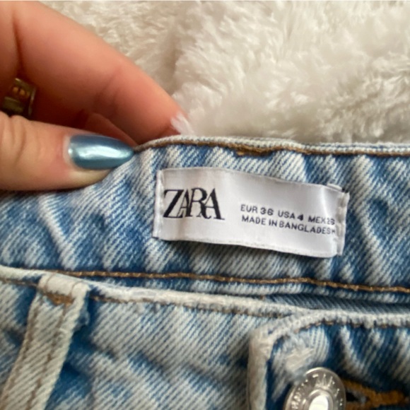 Zara high waisted light wash jeans - Picture 4 of 4